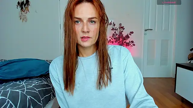 BritneyHall online show from February 27, 8:50 am