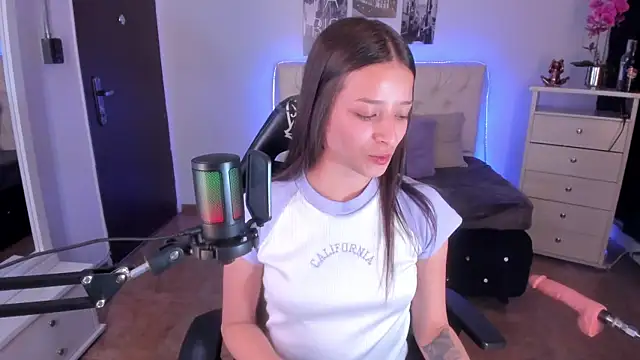 Snapshot of Amaia_Daniells chatting on February 3, 3:53 am Amaia Daniells online show from February 3, 3:53 am