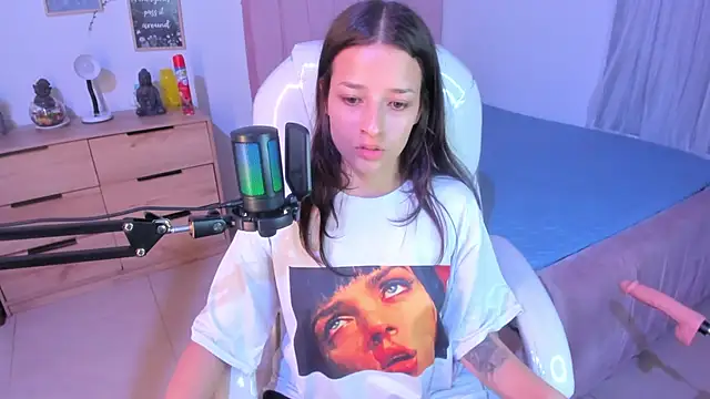 Snapshot of Amaia_Daniells chatting on February 5, 3:45 am Amaia Daniells online show from February 5, 3:45 am