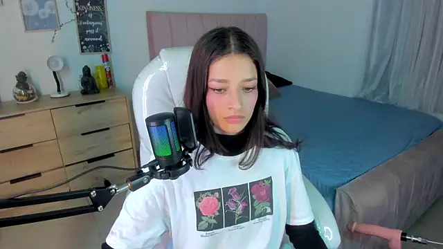 Snapshot of Amaia_Daniells chatting on February 6, 4:10 am Amaia Daniells online show from February 6, 4:10 am