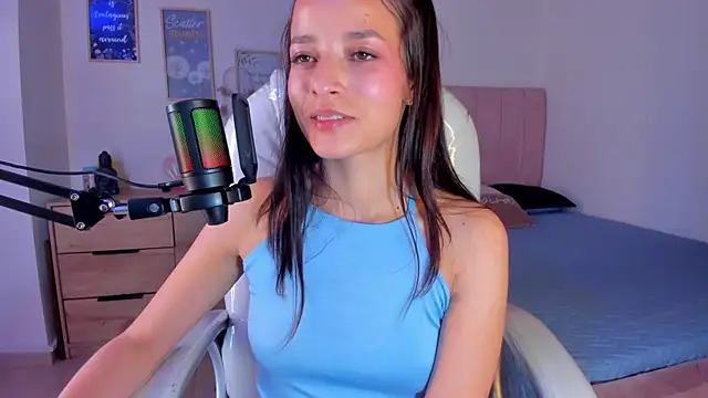 Snapshot of Amaia_Daniells chatting on February 20, 7:34 am Amaia Daniells online show from February 20, 7:34 am