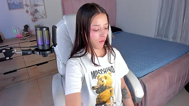 Snapshot of Amaia_Daniells chatting on February 25, 3:09 am Amaia Daniells online show from February 25, 3:09 am