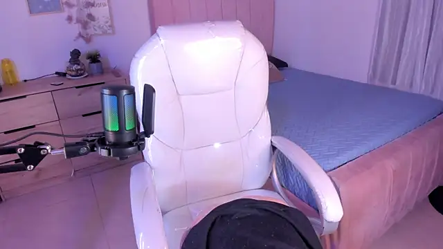 Snapshot of Amaia_Daniells chatting on March 5, 3:18 am Amaia Daniells online show from March 5, 3:18 am