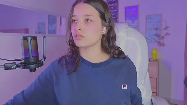 Snapshot of Amaia_Daniells chatting on September 16, 3:40 am Amaia Daniells online show from September 16, 3:40 am