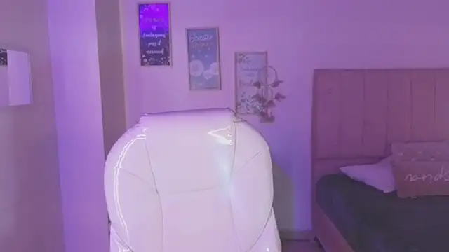 Snapshot of Amaia_Daniells chatting on September 20, 3:51 am Amaia Daniells online show from September 20, 3:51 am