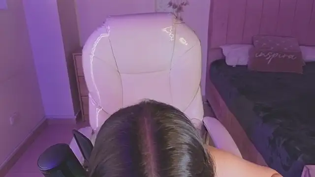 Snapshot of Amaia_Daniells chatting on September 24, 3:43 am Amaia Daniells online show from September 24, 3:43 am