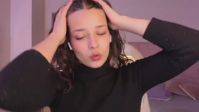 Snapshot of Amaia_Daniells chatting on November 26, 4:02 am Amaia Daniells online show from November 26, 4:02 am