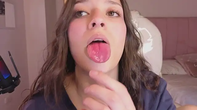 Snapshot of Amaia_Daniells chatting on January 9, 4:15 am Amaia Daniells online show from January 9, 4:15 am