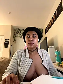Snapshot of goddessxdreaxo chatting on September 10, 9:53 am goddessxdreaxo online show from September 10, 9:53 am