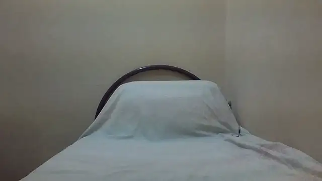 Snapshot of Annerae chatting on January 22, 3:18 pm Annerae online show from January 22, 3:18 pm