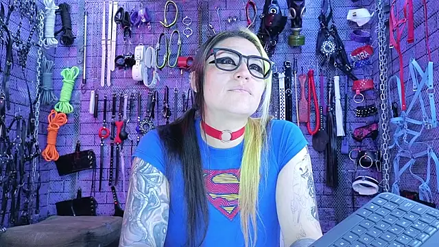 Snapshot of PANDORANEZZ chatting on February 10, 3:43 am PANDORANEZZ online show from February 10, 3:43 am