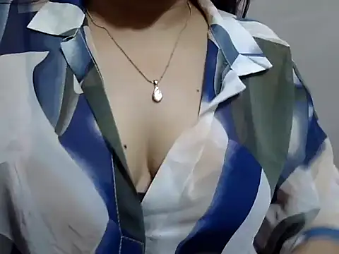 Snapshot of mahira_999 chatting on October 6, 8:34 am mahira 999 online show from October 6, 8:34 am