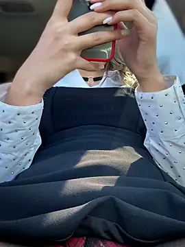 YOUR-KARINA online show from March 28, 5:29 am