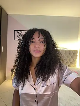 Snapshot of mariam_hill chatting on December 20, 2:16 pm mariam hill online show from December 20, 2:16 pm