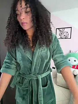 Snapshot of mariam_hill chatting on December 28, 2:42 pm mariam hill online show from December 28, 2:42 pm