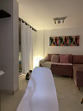 Snapshot of mariam_hill chatting on January 26, 12:37 am mariam hill online show from January 26, 12:37 am