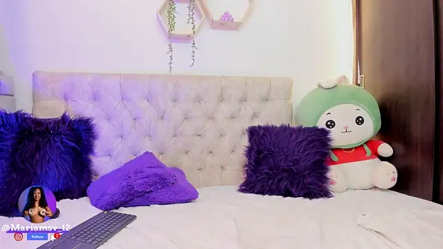 Snapshot of mariam_hill chatting on March 14, 1:59 am mariam hill online show from March 14, 1:59 am