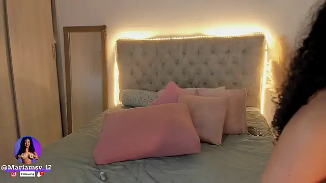 Snapshot of mariam_hill chatting on September 22, 11:07 pm mariam hill online show from September 22, 11:07 pm