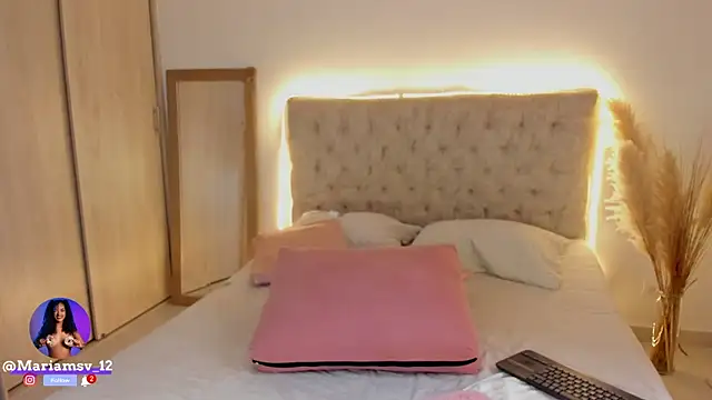 Snapshot of mariam_hill chatting on September 27, 8:25 pm mariam hill online show from September 27, 8:25 pm