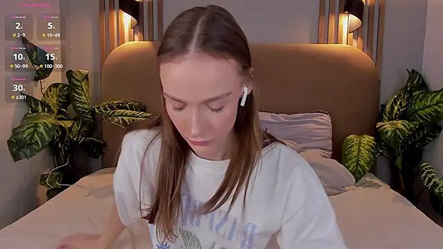 Kira Quinn online show from November 11, 6:57 am