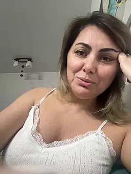 Emma roqueen online show from January 7, 10:30 pm