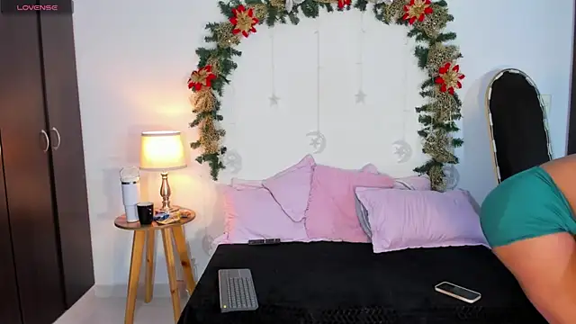 SarahCinnamon- online show from January 9, 9:05 pm