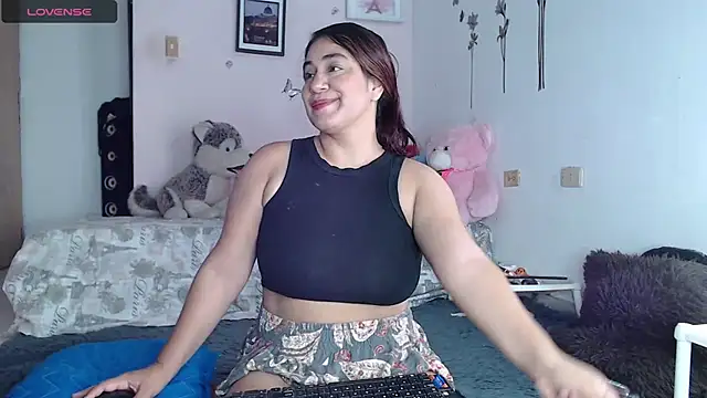 Snapshot of emiligrey_ chatting on December 31, 5:11 am emiligrey online show from December 31, 5:11 am