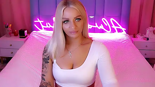 AllwaysHotJ online show from December 3, 2:58 am