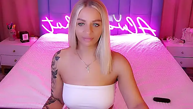 AllwaysHotJ online show from December 20, 1:47 am