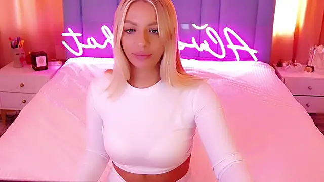 AllwaysHotJ online show from December 24, 6:11 am