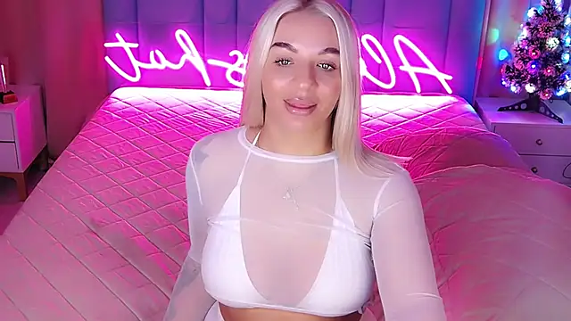 AllwaysHotJ online show from December 18, 2:39 am