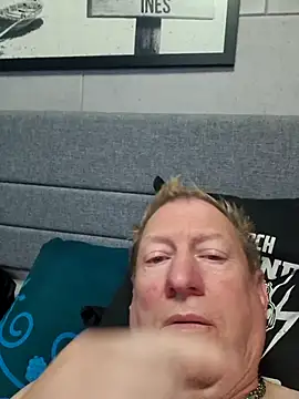 tomtom111111 online show from September 23, 6:55 pm