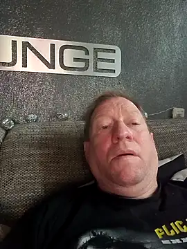 tomtom111111 online show from October 29, 7:54 am