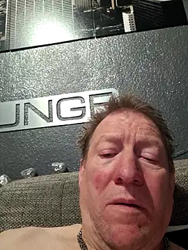 tomtom111111 online show from February 12, 9:10 pm