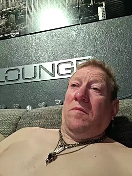 tomtom111111 online show from March 17, 9:40 pm