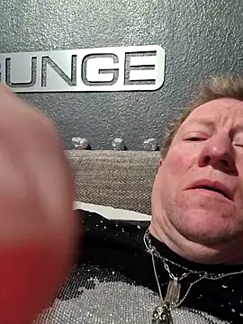 tomtom111111 online show from April 25, 2:25 am