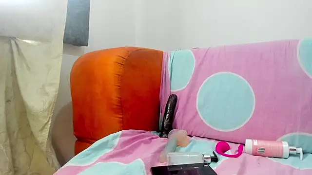 Snapshot of moana_taylor chatting on December 17, 3:06 pm moana taylor online show from December 17, 3:06 pm