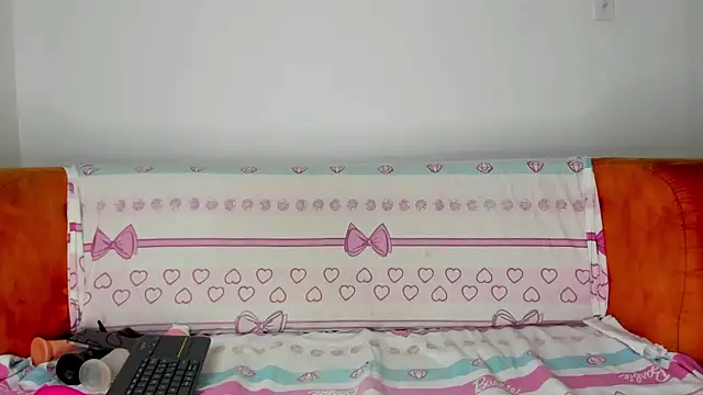 Snapshot of moana_taylor chatting on January 24, 12:10 pm moana taylor online show from January 24, 12:10 pm