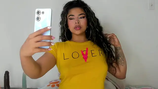 Snapshot of moana_taylor chatting on February 15, 6:55 pm moana taylor online show from February 15, 6:55 pm