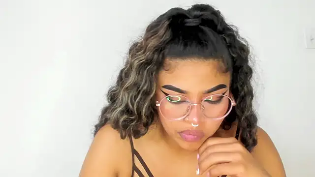 Snapshot of moana_taylor chatting on February 17, 10:29 am moana taylor online show from February 17, 10:29 am