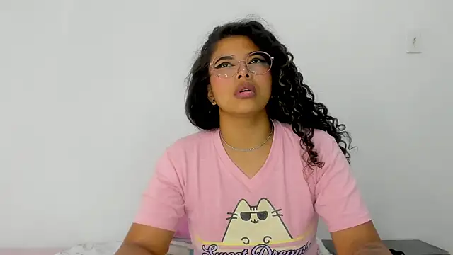 Snapshot of moana_taylor chatting on March 20, 6:20 pm moana taylor online show from March 20, 6:20 pm