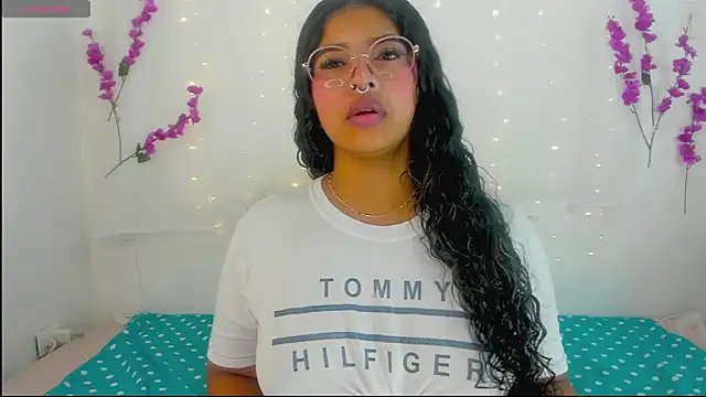 Snapshot of moana_taylor chatting on September 11, 9:53 am moana taylor online show from September 11, 9:53 am