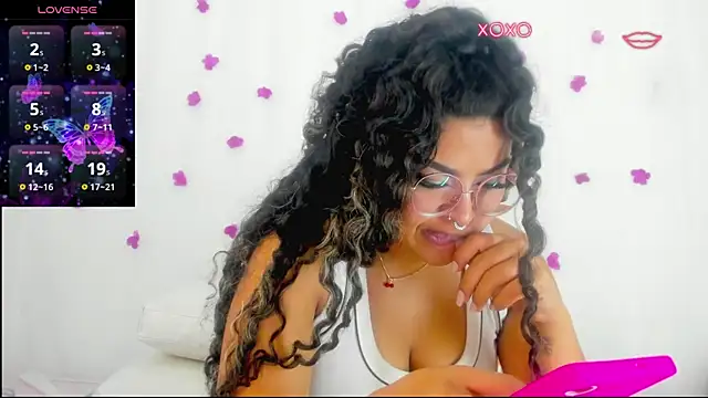 Snapshot of moana_taylor chatting on September 28, 10:31 am moana taylor online show from September 28, 10:31 am