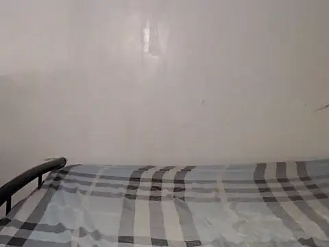 Snapshot of cum2mama chatting on October 14, 9:10 am cum2mama online show from October 14, 9:10 am