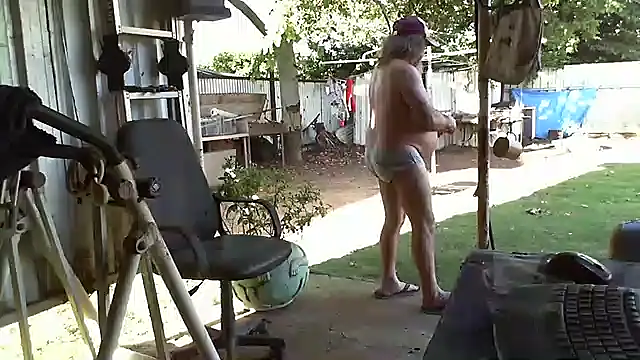 Snapshot of herbie010666 chatting on January 2, 7:55 am herbie010666 online show from January 2, 7:55 am