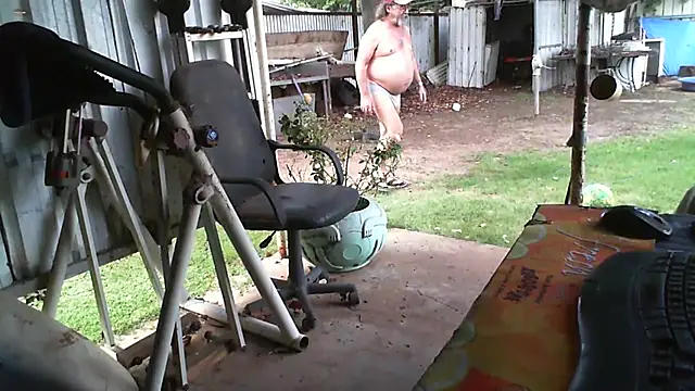 Snapshot of herbie010666 chatting on February 21, 5:24 am herbie010666 online show from February 21, 5:24 am