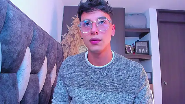 I Gabriel online show from December 11, 12:54 am