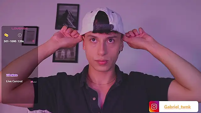 I Gabriel online show from February 15, 5:48 am