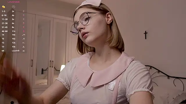 Snapshot of allotropp chatting on October 15, 6:19 pm allotropp online show from October 15, 6:19 pm