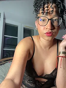 Snapshot of Lauyako chatting on February 11, 10:15 pm Lauyako online show from February 11, 10:15 pm